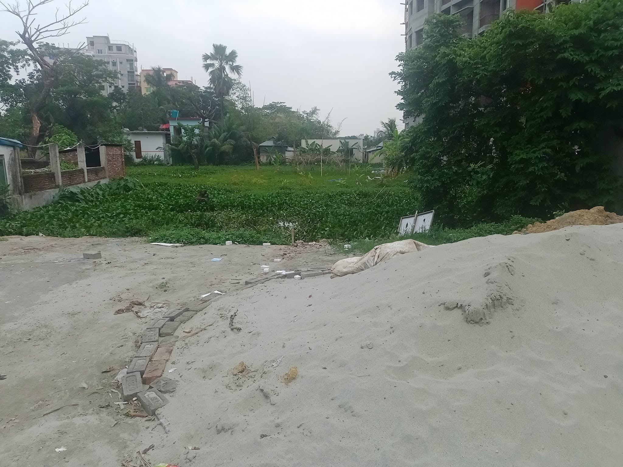 জমির পরিমান ৫ কাঠা। উত্তর খান   মৌজা ।